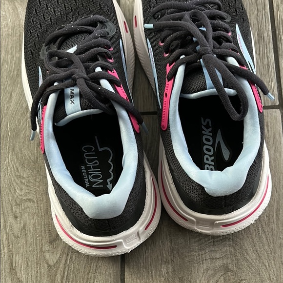 Brooks Ghost Max Women’s Running Shoes. - Picture 4 of 7